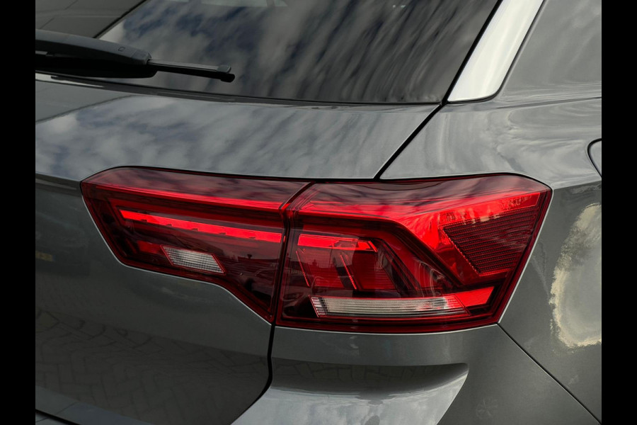 Volkswagen T-Roc 1.5 TSI Sport Business R CAMERA | TREKHAAK | NETTE AUTO | VIRTUAL COCKPIT |