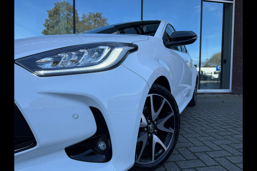 Toyota Yaris 1.5 Hybrid Executive - Automaat - Navi - Climate - Winterpakket - Camera - Org.NL