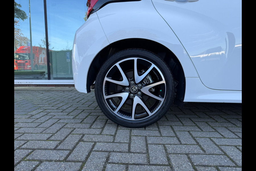 Toyota Yaris 1.5 Hybrid Executive - Automaat - Navi - Climate - Winterpakket - Camera - Org.NL