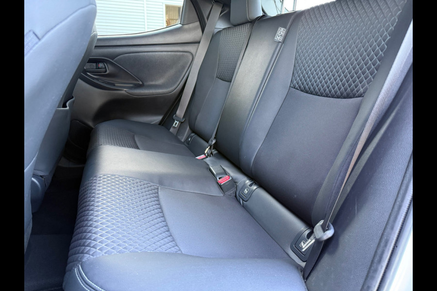 Toyota Yaris 1.5 Hybrid Executive - Automaat - Navi - Climate - Winterpakket - Camera - Org.NL