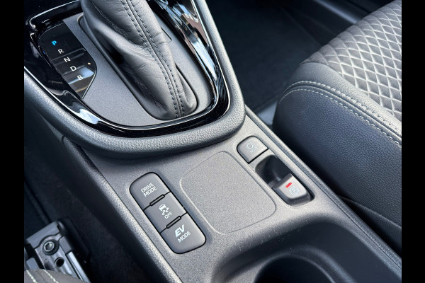 Toyota Yaris 1.5 Hybrid Executive - Automaat - Navi - Climate - Winterpakket - Camera - Org.NL