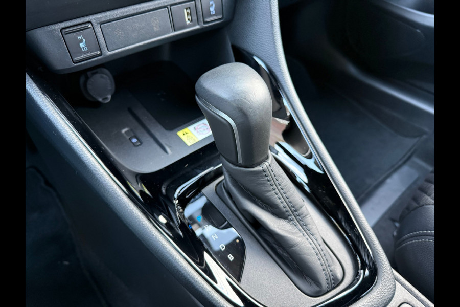 Toyota Yaris 1.5 Hybrid Executive - Automaat - Navi - Climate - Winterpakket - Camera - Org.NL