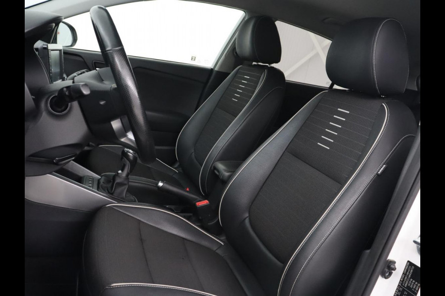 Kia Rio 1.0 TGDI GT-Line | Stoel & stuurverwarming | Carplay | Half leder | Keyless | Navigatie | Climate control | DAB | Camera | Cruise control