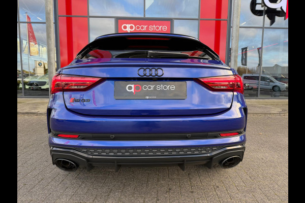 Audi Q3 Sportback TFSI RS / Pano'dak / Alcantara / Carbon afwerking