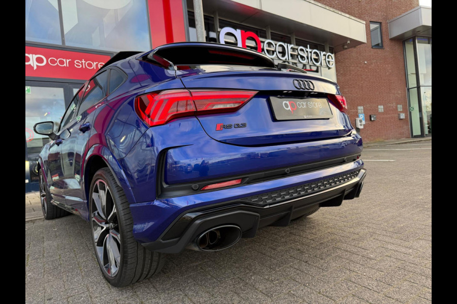Audi Q3 Sportback TFSI RS / Pano'dak / Alcantara / Carbon afwerking