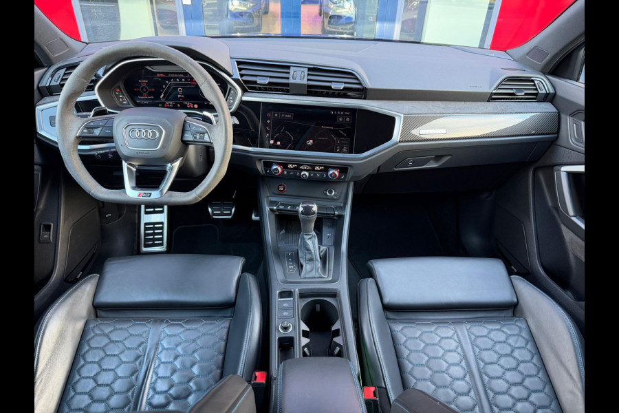 Audi Q3 Sportback TFSI RS / Pano'dak / Alcantara / Carbon afwerking