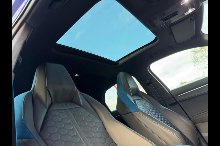 Audi Q3 Sportback TFSI RS / Pano'dak / Alcantara / Carbon afwerking
