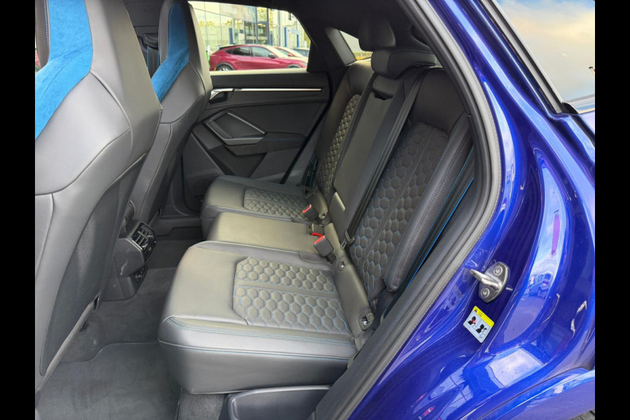 Audi Q3 Sportback TFSI RS / Pano'dak / Alcantara / Carbon afwerking