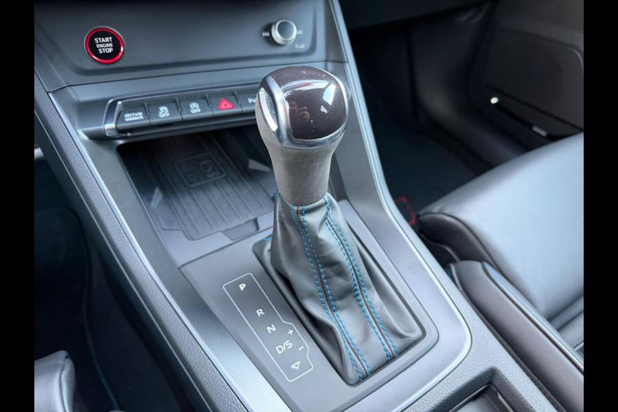 Audi Q3 Sportback TFSI RS / Pano'dak / Alcantara / Carbon afwerking