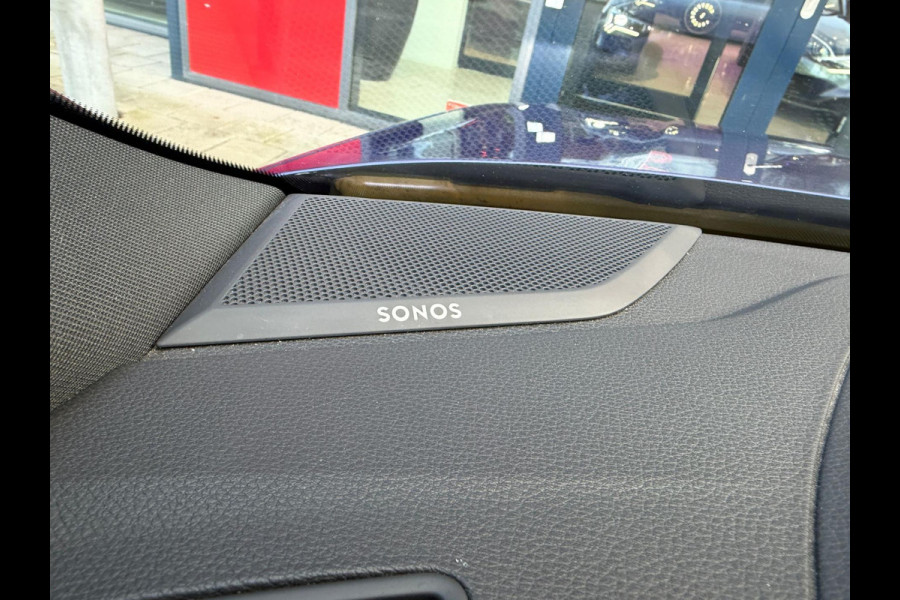 Audi Q3 Sportback TFSI RS / Pano'dak / Alcantara / Carbon afwerking