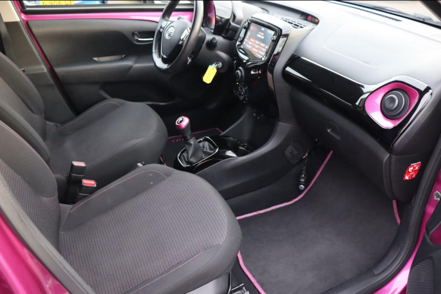 Toyota Aygo 1.0 VVT-i x-cite org.NL a.camera afn.trekhaak