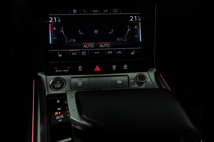 Audi e-tron 55 quattro S edition 95 kWh 408pk | Navigatie | Elektrisch verstelbare voorstoelen | Luchtvering | Parkeercamera | Matrix koplampen