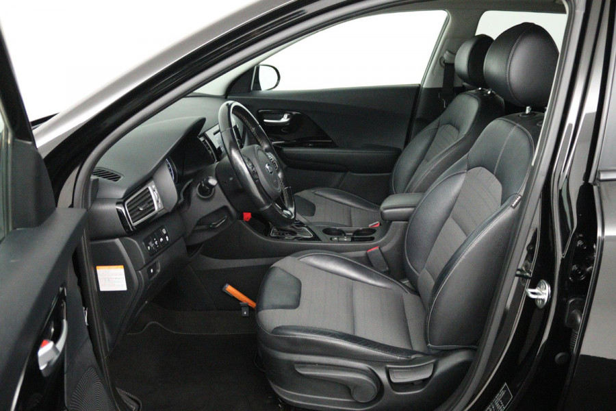 Kia Niro 1.6 GDi Hybrid Edition (PANORAMADAK, STOEL/STUUR VERWARMING, ACHTERUITRIJCAMERA, NAVIGATIE, PARKEERSENSOREN)
