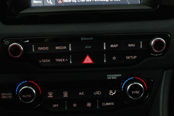 Kia Niro 1.6 GDi Hybrid Edition (PANORAMADAK, STOEL/STUUR VERWARMING, ACHTERUITRIJCAMERA, NAVIGATIE, PARKEERSENSOREN)