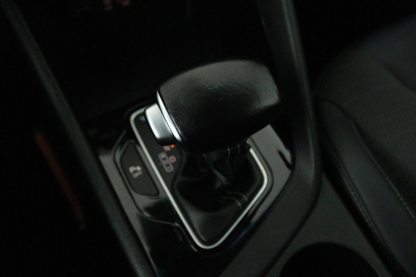 Kia Niro 1.6 GDi Hybrid Edition (PANORAMADAK, STOEL/STUUR VERWARMING, ACHTERUITRIJCAMERA, NAVIGATIE, PARKEERSENSOREN)