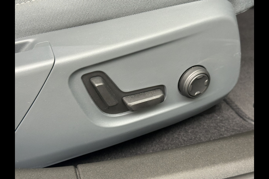 Polestar 2 AUT. 408 pk Long Range Dual Motor Pano-Dak Harman&Kardon® Electr.Stoelen Verwarmd+Achterbank+Stuur Adaptive-Cruise Carplay Andro SOH 97,5% 78kWh Verkeersbord detectie Regen-Lichtsensor Virtual-Cockpit Home-Link Bots waarschuwing Autonoom-Rem Lane Assist Keyless Connected 1e Eigenaar Origineel Nederlandse Auto 1.500kg Trekvermogen 660Nm! € 61.000 nieuw!