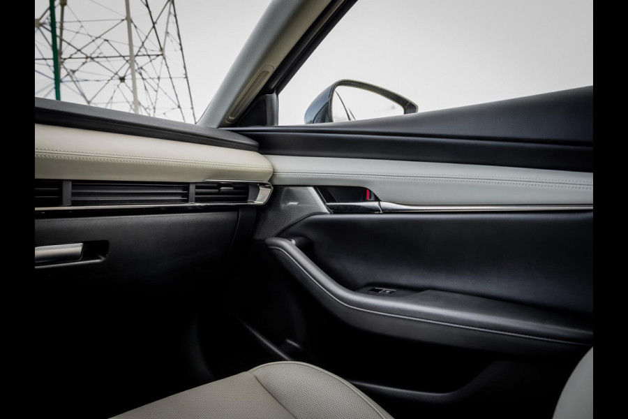 Mazda 3 2.0 e-SkyActiv-X M Hybrid 180 Luxury Leder|HeadUp display