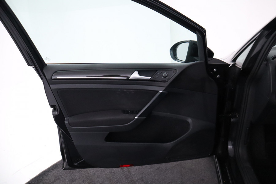 Volkswagen Golf Variant 1.5 TSI Highline automaat, virtual cockpit, climate etc.