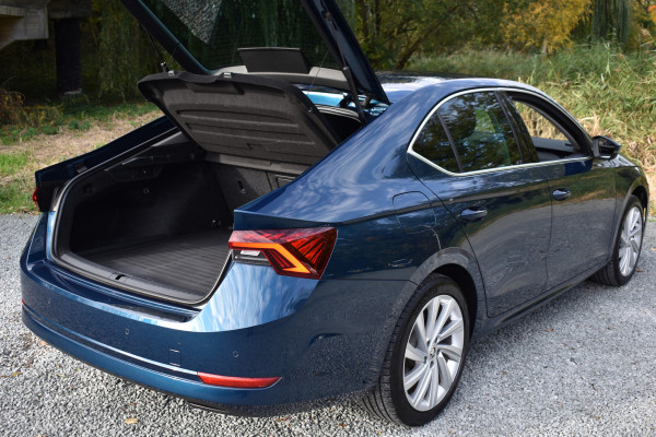 Škoda Octavia TSI iV PHEV 204PK DSG HYBRID BUSINESS CAMERA/NAVI/VIRTUAL
