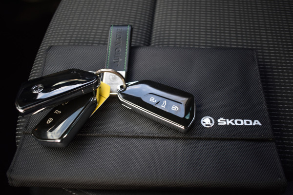 Škoda Octavia TSI iV PHEV 204PK DSG HYBRID BUSINESS CAMERA/NAVI/VIRTUAL