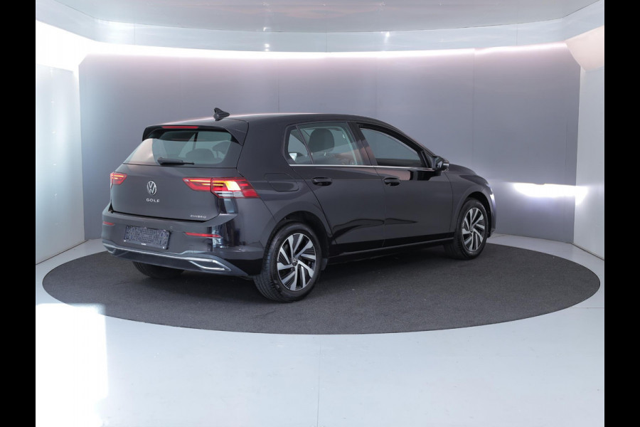 Volkswagen Golf 1.4 eHybrid Style 204 pk Automaat (DSG) | Navigatie | Parkeersensoren | Autom. airco (3 zones) | Stoelverwarming | LED koplampen |