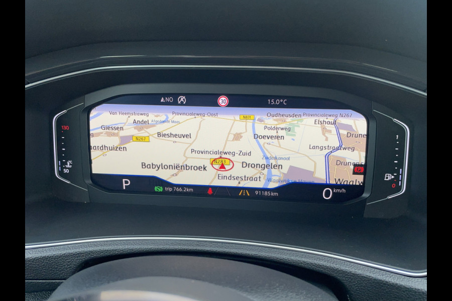 Volkswagen T-Roc 1.5 TSI Sport Business 2x R-Line LED | Trekhaak | Carplay | Camera | Virtual Cockpit | Navi | PDC