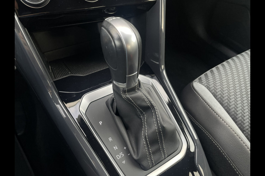 Volkswagen T-Roc 1.5 TSI Sport Business 2x R-Line LED | Trekhaak | Carplay | Camera | Virtual Cockpit | Navi | PDC