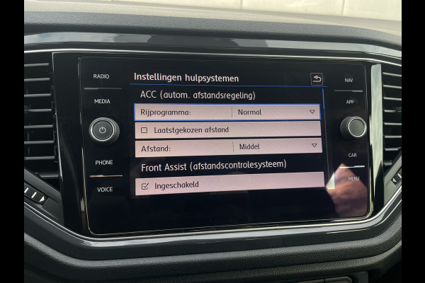 Volkswagen T-Roc 1.5 TSI Sport Business 2x R-Line LED | Trekhaak | Carplay | Camera | Virtual Cockpit | Navi | PDC