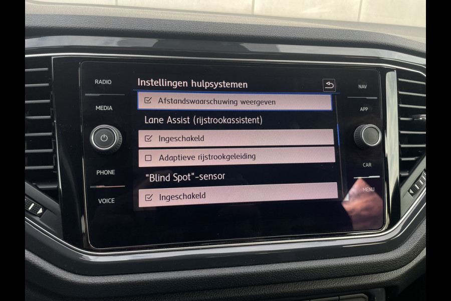 Volkswagen T-Roc 1.5 TSI Sport Business 2x R-Line LED | Trekhaak | Carplay | Camera | Virtual Cockpit | Navi | PDC