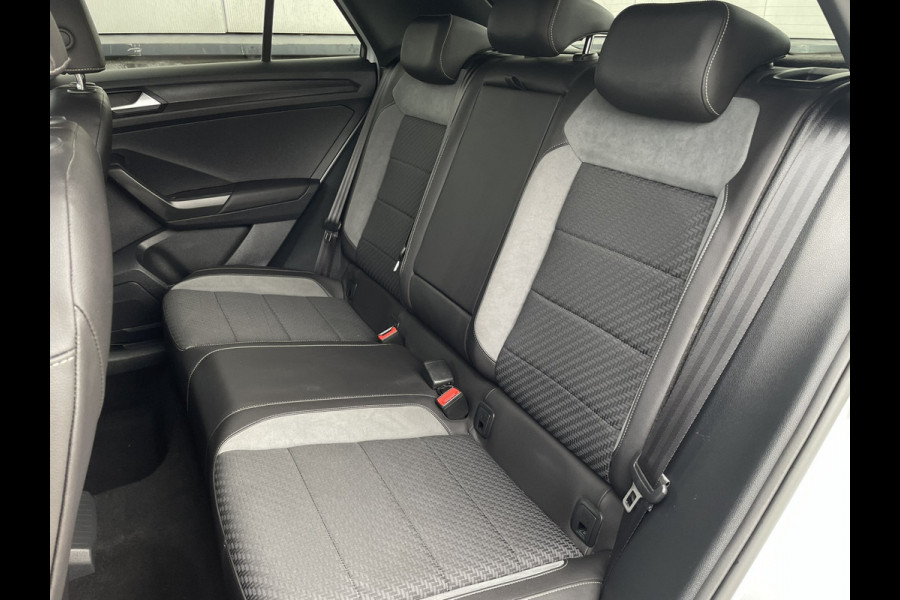 Volkswagen T-Roc 1.5 TSI Sport Business 2x R-Line LED | Trekhaak | Carplay | Camera | Virtual Cockpit | Navi | PDC