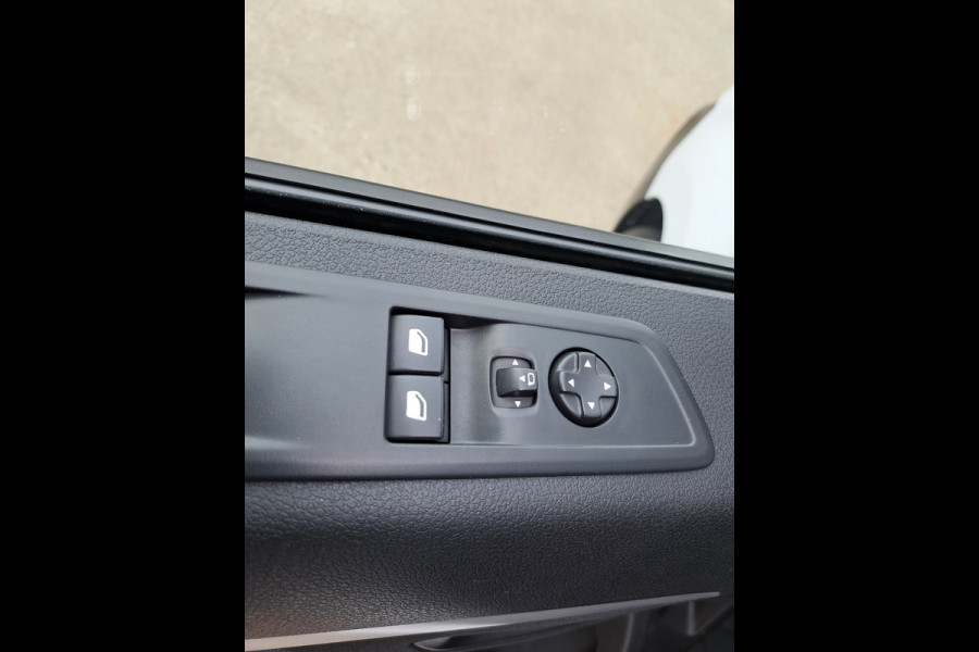 Citroën Jumpy / Opel Vivaro 2.0 CDTI 144Pk 5 persoon Dubbel Cabine Airco Navigatie Achteruitrijcamera DC