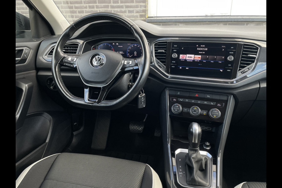 Volkswagen T-Roc 1.5 TSI Sport LED | Trekhaak | Carplay | Camera | Virtual Cockpit | PDC
