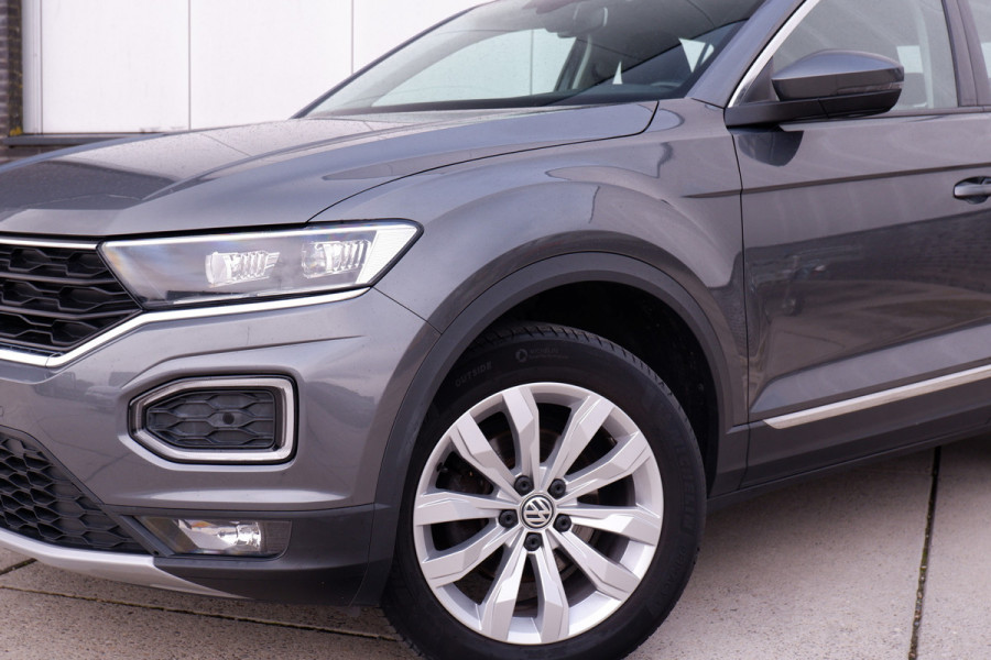 Volkswagen T-Roc 1.5 TSI Sport LED | Trekhaak | Carplay | Camera | Virtual Cockpit | PDC