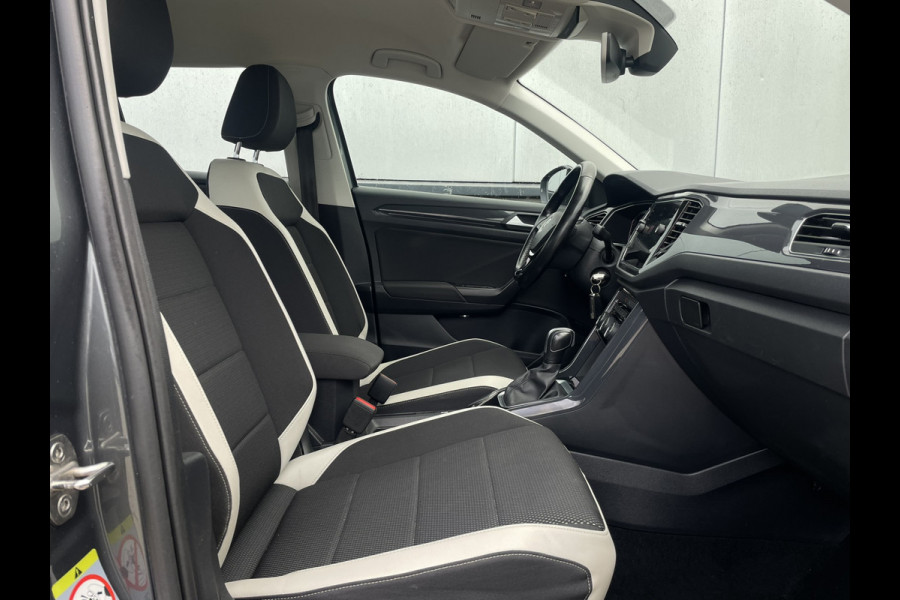 Volkswagen T-Roc 1.5 TSI Sport LED | Trekhaak | Carplay | Camera | Virtual Cockpit | PDC
