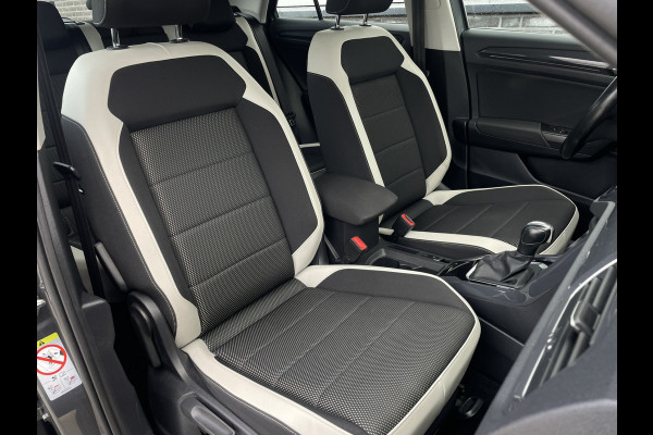 Volkswagen T-Roc 1.5 TSI Sport LED | Trekhaak | Carplay | Camera | Virtual Cockpit | PDC