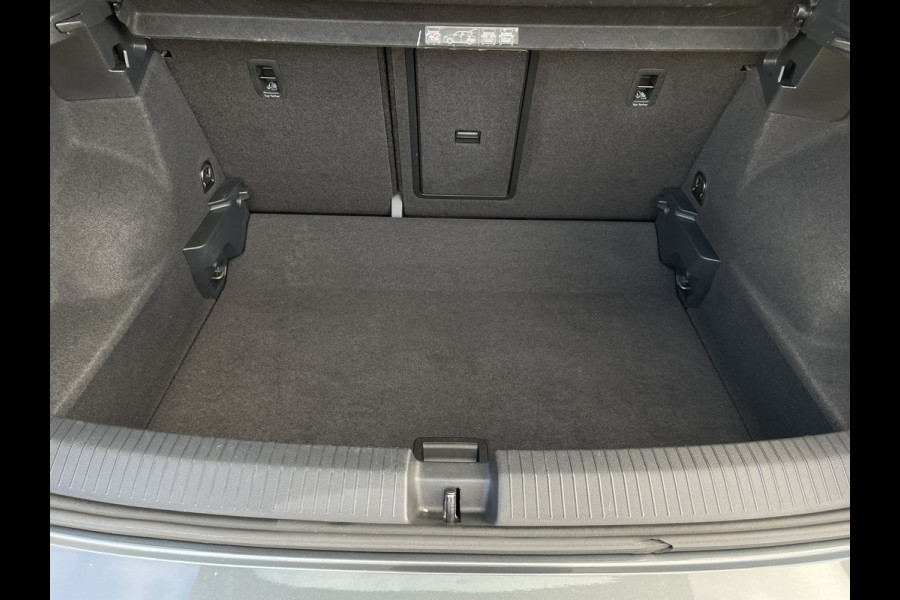 Volkswagen T-Roc 1.5 TSI Sport LED | Trekhaak | Carplay | Camera | Virtual Cockpit | PDC