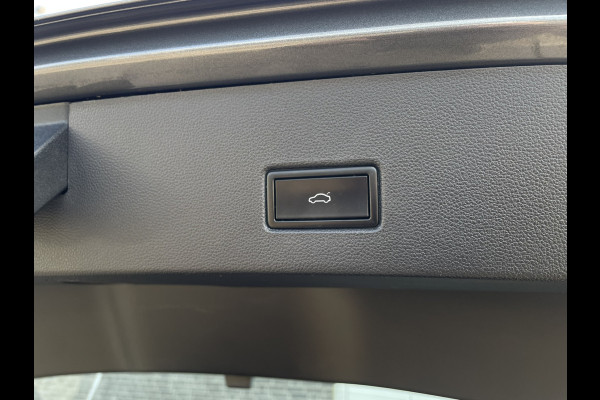 Volkswagen T-Roc 1.5 TSI Sport LED | Trekhaak | Carplay | Camera | Virtual Cockpit | PDC