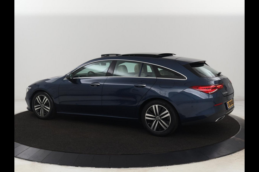 Mercedes-Benz CLA-Klasse 180 Business Solution Luxury | Panoramadak | Leder | Trekhaak | Stoelverwarming | Keyless | Camera | Memory | Matrix LED | Park Assist | Widescreen | Climate control