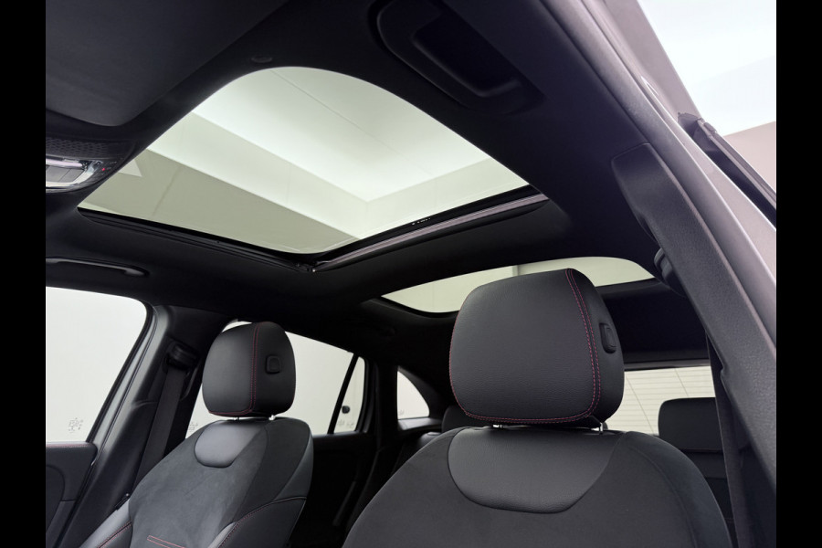 Mercedes-Benz EQA 250 AMG 67kWh Apple Carplay Android Auto Pano-/Schuif-Dak Leer/Alcantara Advanced LED-High-Performance Camera Navi+10" Connect D 191pk AUT. Night-pakket Connect-20 DAB Actieve park-assist+Rem-assistent Adaptive-Gr-licht Stoelverwarming Elek.Achterklep DAB High Perf.-LED  Keyless Business Solution 11kw-AC 1e Eigenaar Origineel Nederlandse Auto S.O.H. 91% 750kg Trekvermogen