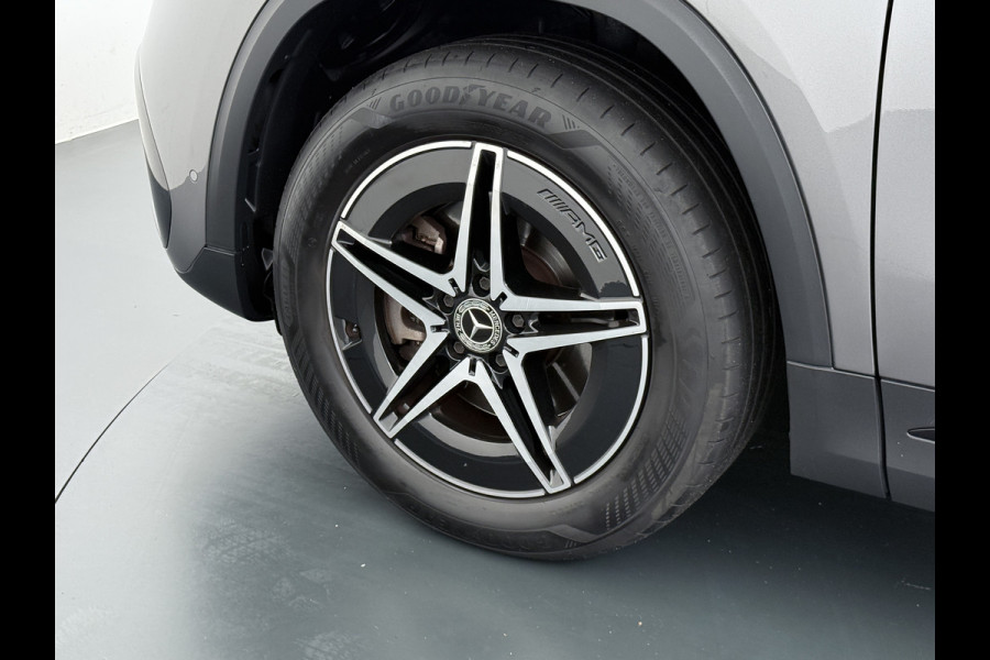 Mercedes-Benz EQA 250 AMG 67kWh Apple Carplay Android Auto Pano-/Schuif-Dak Leer/Alcantara Advanced LED-High-Performance Camera Navi+10" Connect D 191pk AUT. Night-pakket Connect-20 DAB Actieve park-assist+Rem-assistent Adaptive-Gr-licht Stoelverwarming Elek.Achterklep DAB High Perf.-LED  Keyless Business Solution 11kw-AC 1e Eigenaar Origineel Nederlandse Auto S.O.H. 91% 750kg Trekvermogen