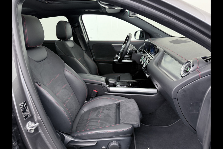 Mercedes-Benz EQA 250 AMG 67kWh Apple Carplay Android Auto Pano-/Schuif-Dak Leer/Alcantara Advanced LED-High-Performance Camera Navi+10" Connect D 191pk AUT. Night-pakket Connect-20 DAB Actieve park-assist+Rem-assistent Adaptive-Gr-licht Stoelverwarming Elek.Achterklep DAB High Perf.-LED  Keyless Business Solution 11kw-AC 1e Eigenaar Origineel Nederlandse Auto S.O.H. 91% 750kg Trekvermogen
