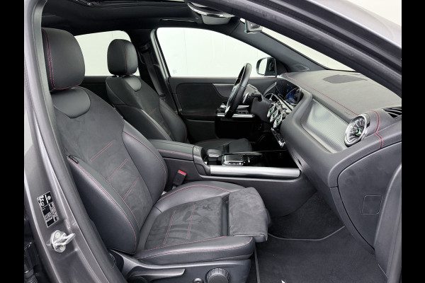 Mercedes-Benz EQA 250 AMG 67kWh Apple Carplay Android Auto Pano-/Schuif-Dak Leer/Alcantara Advanced LED-High-Performance Camera Navi+10" Connect D 191pk AUT. Night-pakket Connect-20 DAB Actieve park-assist+Rem-assistent Adaptive-Gr-licht Stoelverwarming Elek.Achterklep DAB High Perf.-LED  Keyless Business Solution 11kw-AC 1e Eigenaar Origineel Nederlandse Auto S.O.H. 91% 750kg Trekvermogen