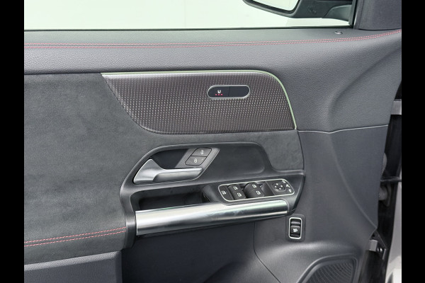 Mercedes-Benz EQA 250 AMG 67kWh Apple Carplay Android Auto Pano-/Schuif-Dak Leer/Alcantara Advanced LED-High-Performance Camera Navi+10" Connect D 191pk AUT. Night-pakket Connect-20 DAB Actieve park-assist+Rem-assistent Adaptive-Gr-licht Stoelverwarming Elek.Achterklep DAB High Perf.-LED  Keyless Business Solution 11kw-AC 1e Eigenaar Origineel Nederlandse Auto S.O.H. 91% 750kg Trekvermogen