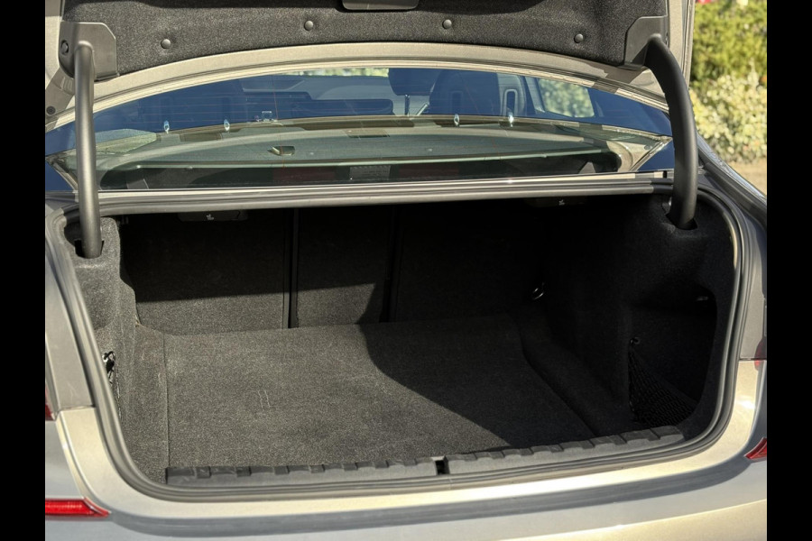 BMW 3-serie 330i High Executive Edition | M Sport | Pano, Leder, Navi, Stoelverw., PDC, Cruise, Climate | Dealeroh. | Individual |