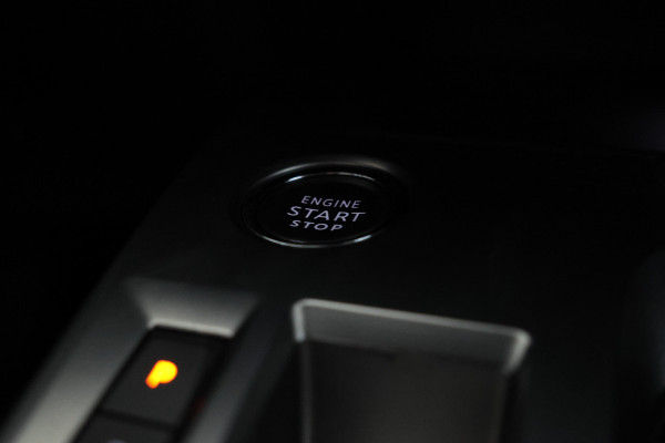 Peugeot 308 1.2 PureTech Active Pack Business Digital Dash, Navigatie, Automaat
