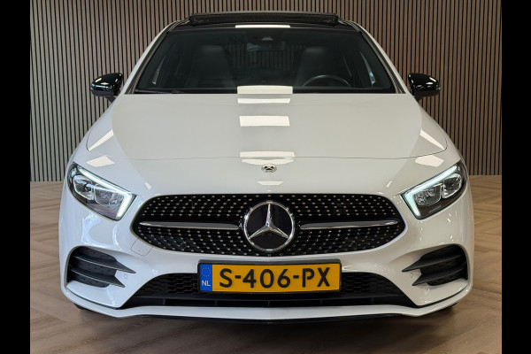 Mercedes-Benz A-Klasse 250e AMG Line AUT PANORAMADAK SFEERVERLICHTING KEYLESS-GO NAVIGATIE CAMERA STOELVERWARMING PDC AIRCO CRUISE