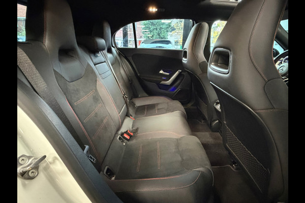 Mercedes-Benz A-Klasse 250e AMG Line AUT PANORAMADAK SFEERVERLICHTING KEYLESS-GO NAVIGATIE CAMERA STOELVERWARMING PDC AIRCO CRUISE