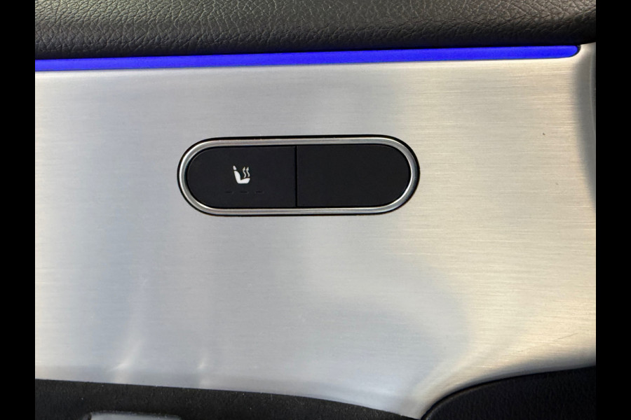 Mercedes-Benz A-Klasse 250e AMG Line AUT PANORAMADAK SFEERVERLICHTING KEYLESS-GO NAVIGATIE CAMERA STOELVERWARMING PDC AIRCO CRUISE