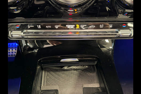 Mercedes-Benz A-Klasse 250e AMG Line AUT PANORAMADAK SFEERVERLICHTING KEYLESS-GO NAVIGATIE CAMERA STOELVERWARMING PDC AIRCO CRUISE