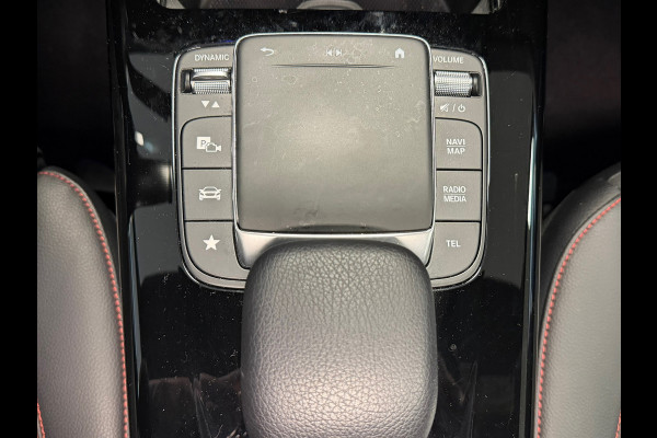 Mercedes-Benz A-Klasse 250e AMG Line AUT PANORAMADAK SFEERVERLICHTING KEYLESS-GO NAVIGATIE CAMERA STOELVERWARMING PDC AIRCO CRUISE